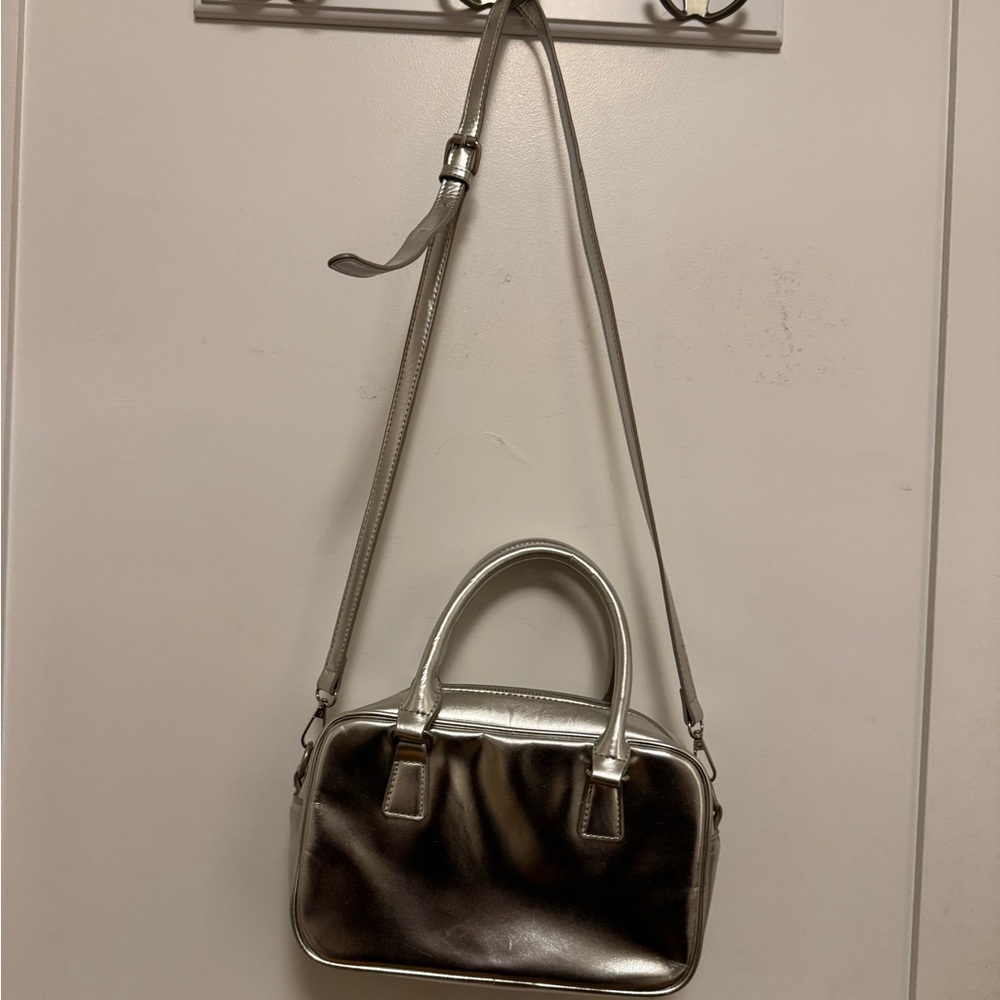 Silver metallic shoulder bag/going out bag